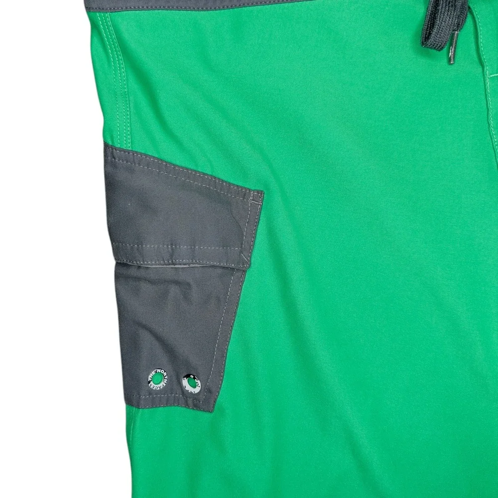 The North Face Green and Black‎ Board Shorts Quick-Dry Surf Beach Swim Size 34
